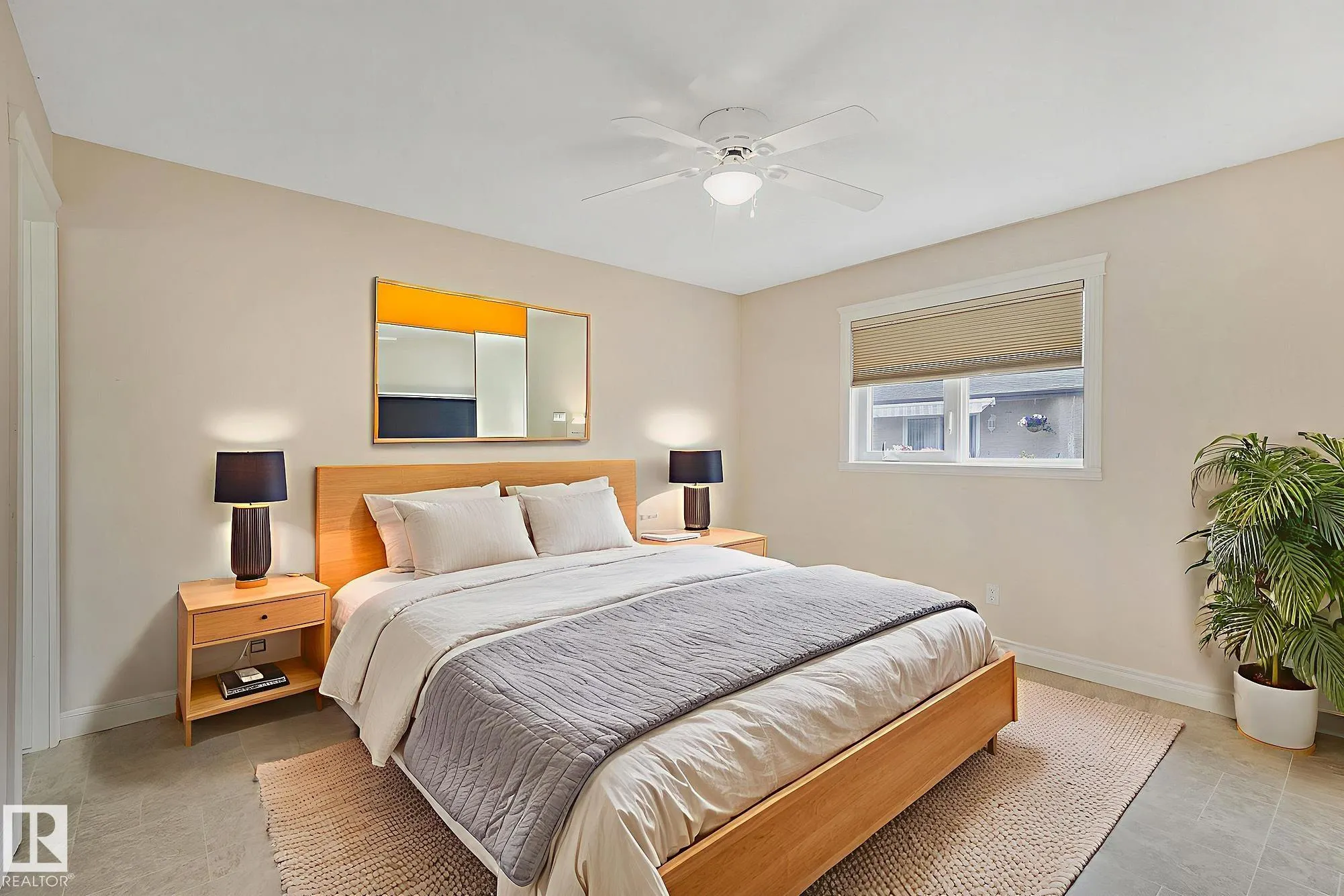 28 SUNRISE Village
