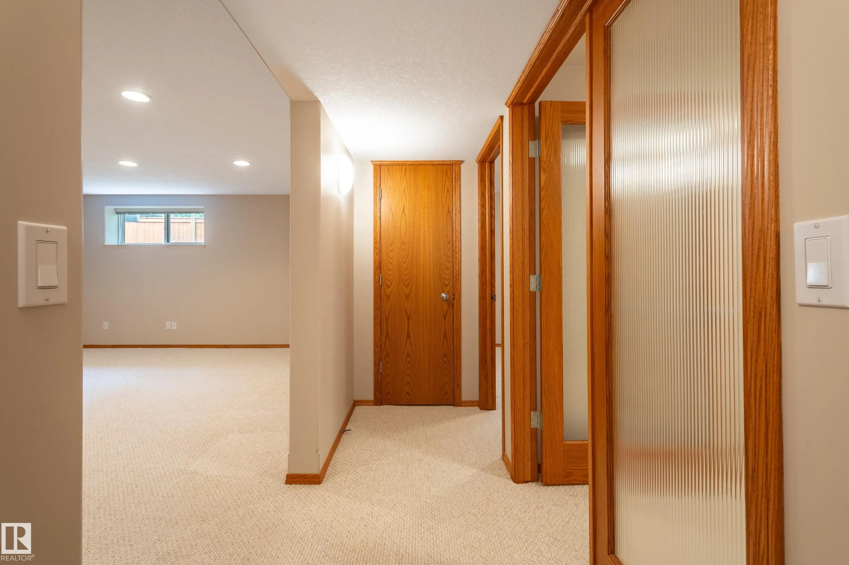 104 LAKESIDE Place