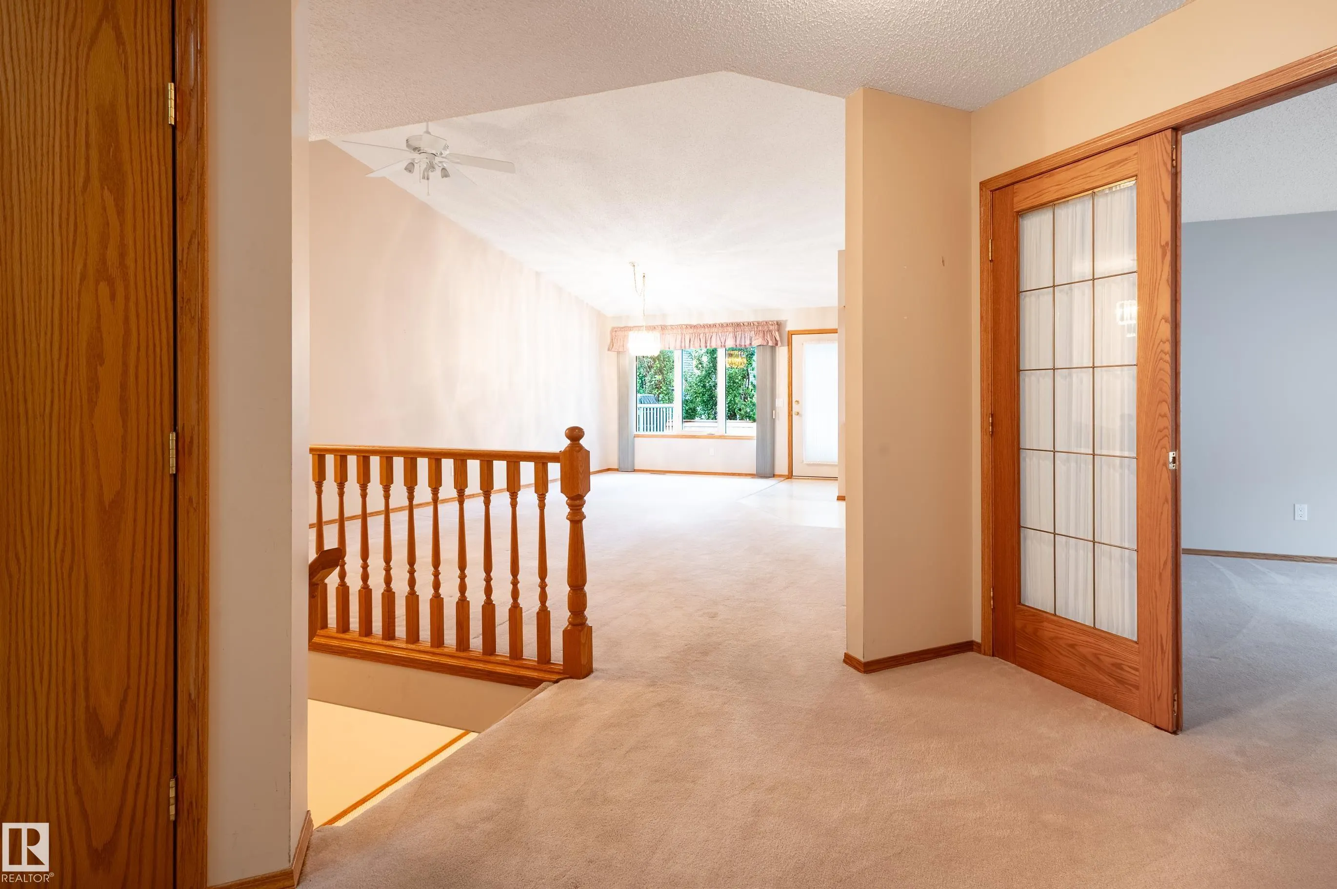 104 LAKESIDE Place