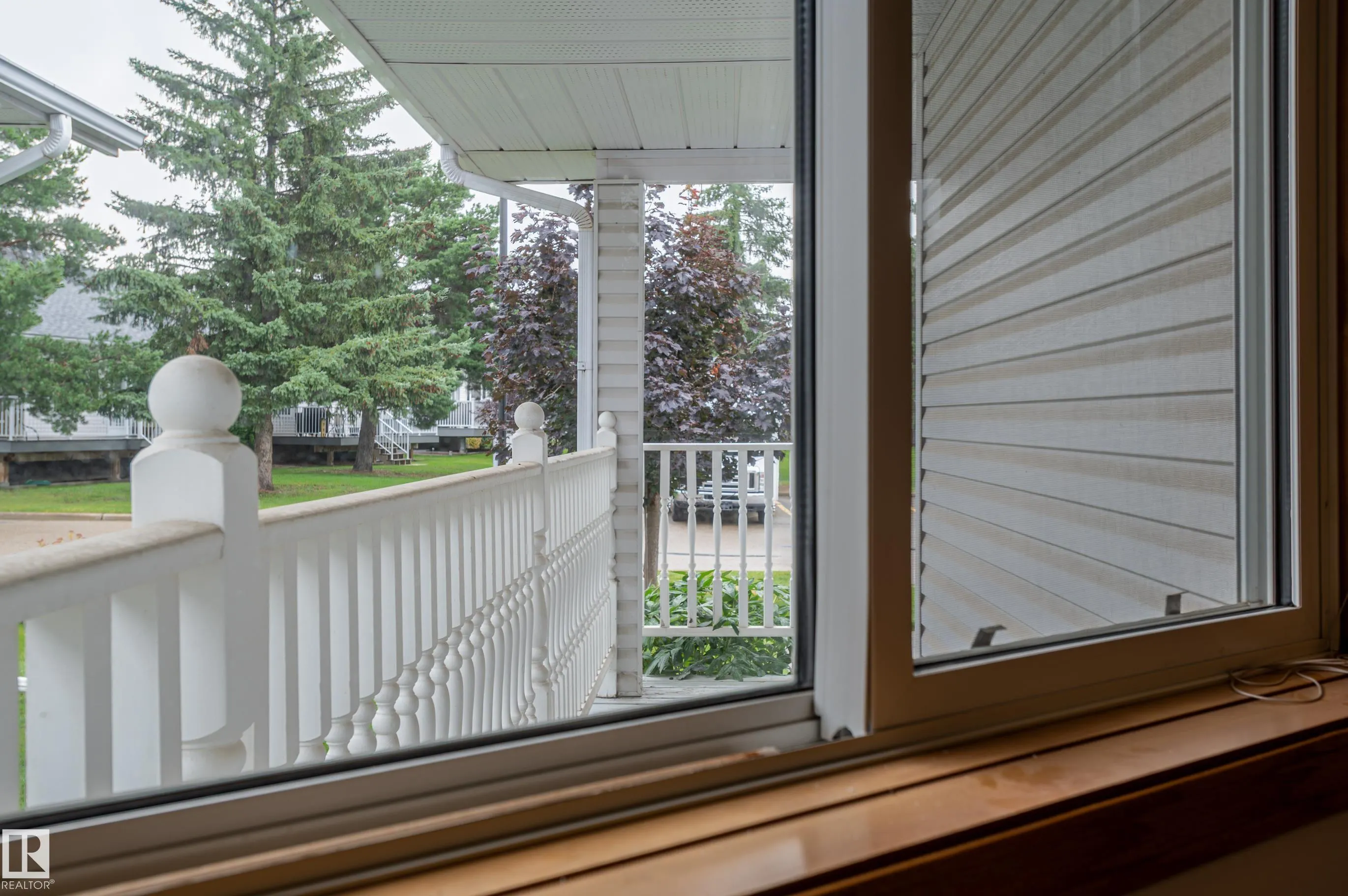 104 LAKESIDE Place