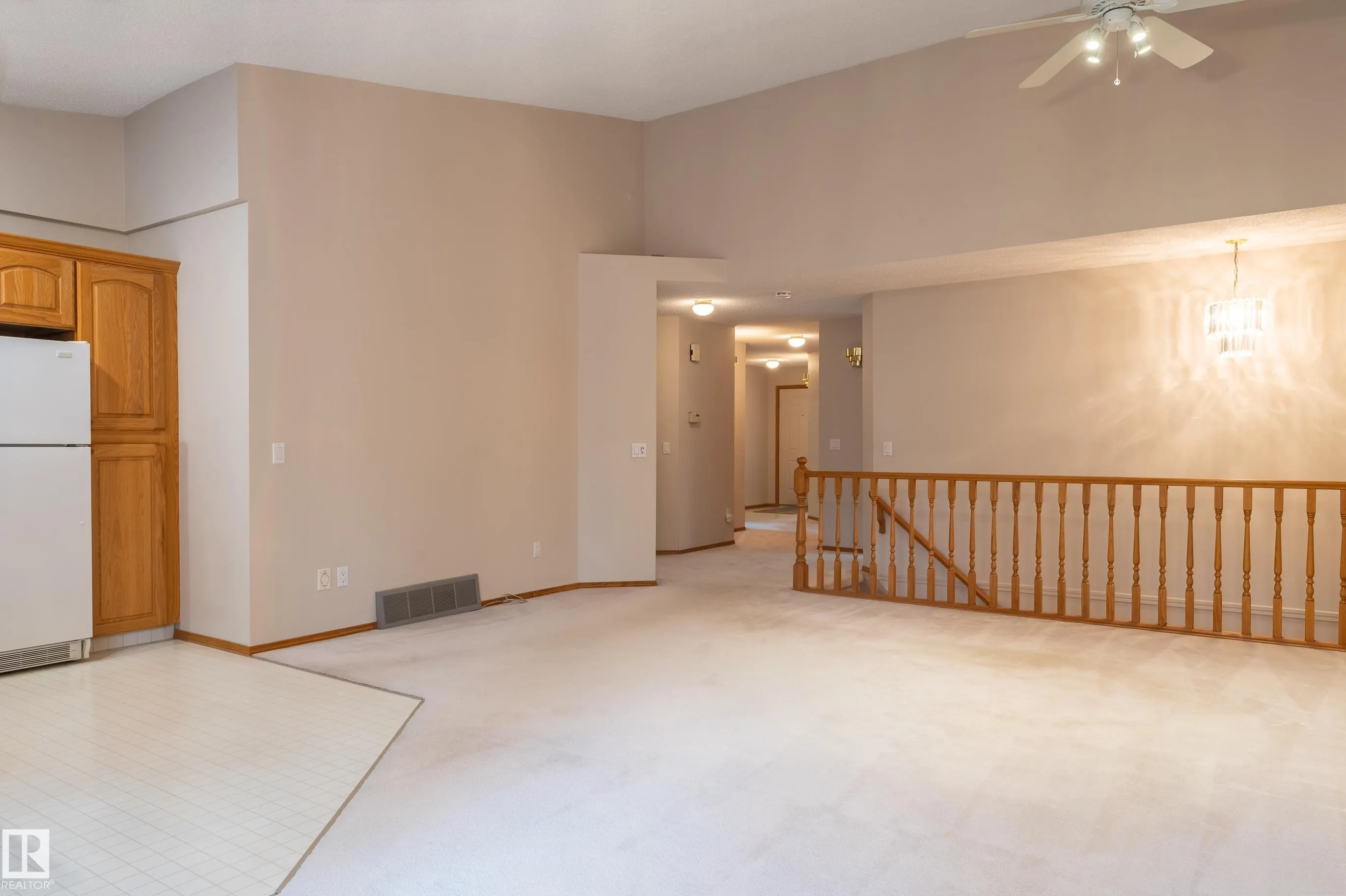 104 LAKESIDE Place