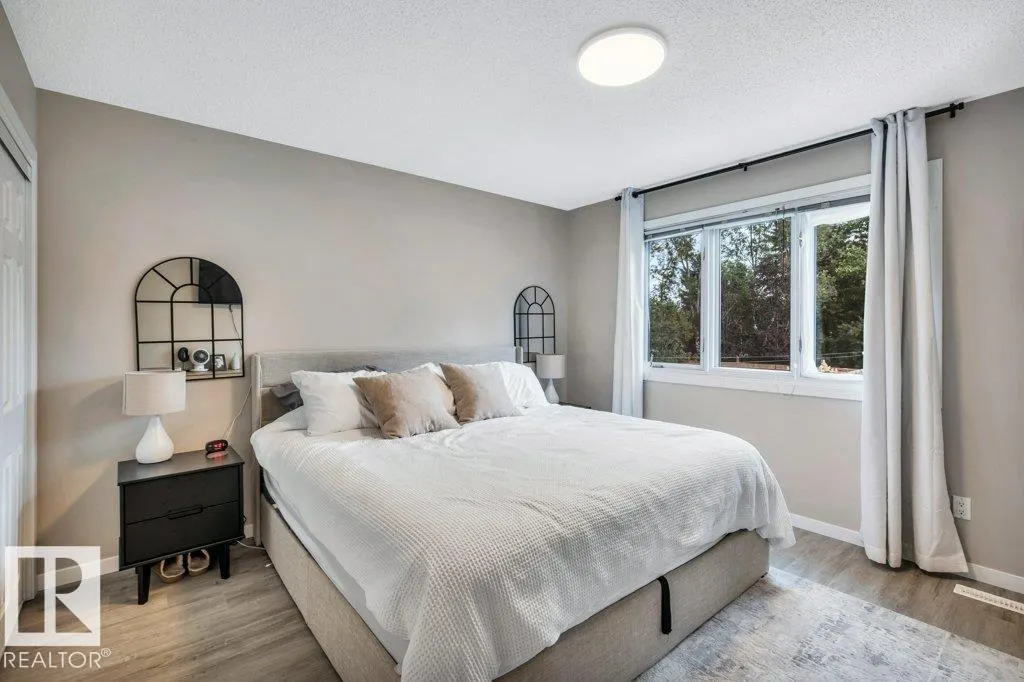 78 GREYSTONE Crescent