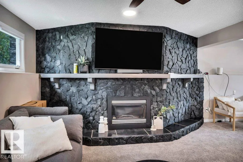 78 GREYSTONE Crescent