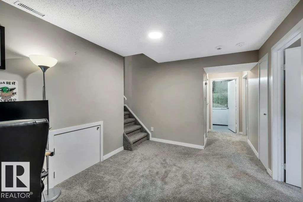 78 GREYSTONE Crescent