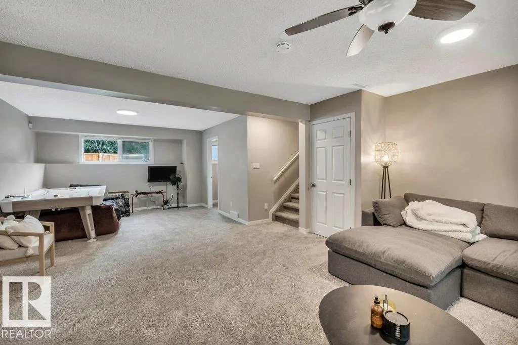 78 GREYSTONE Crescent