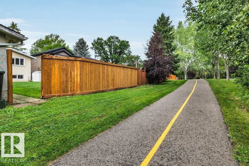78 GREYSTONE Crescent