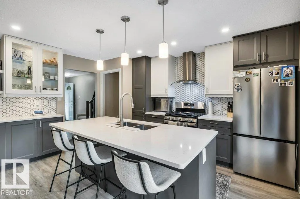 78 GREYSTONE Crescent