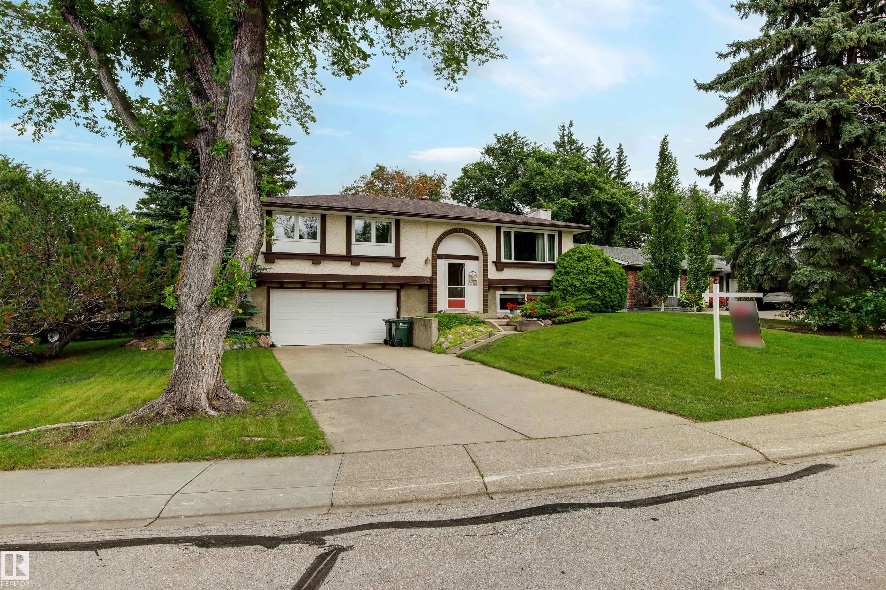 52 MANCHESTER Drive