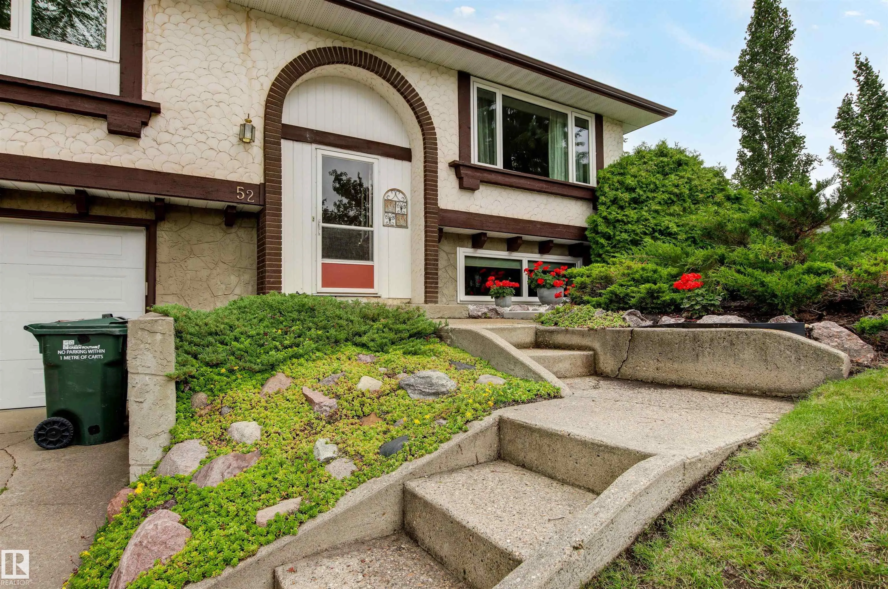52 MANCHESTER Drive
