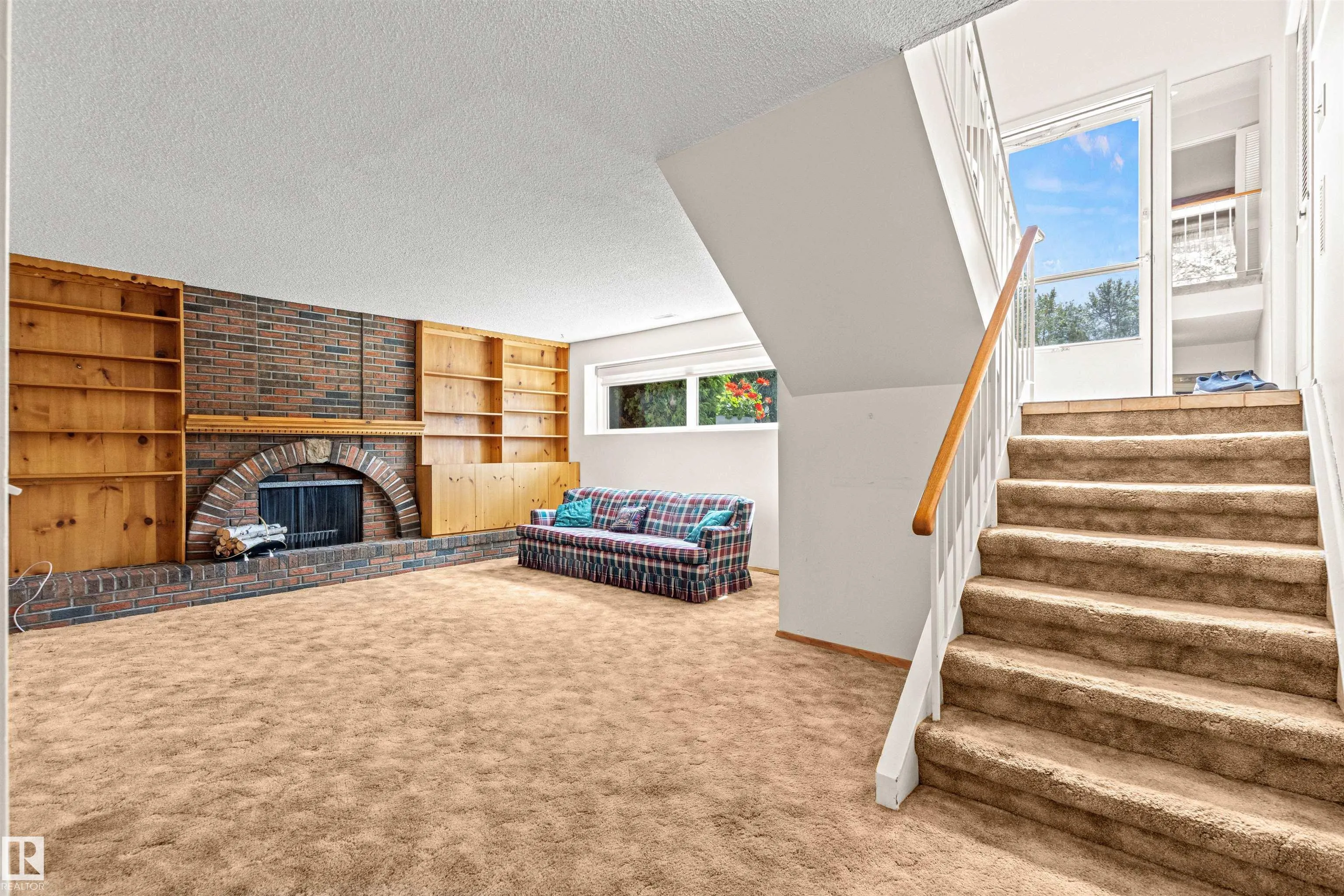 52 MANCHESTER Drive