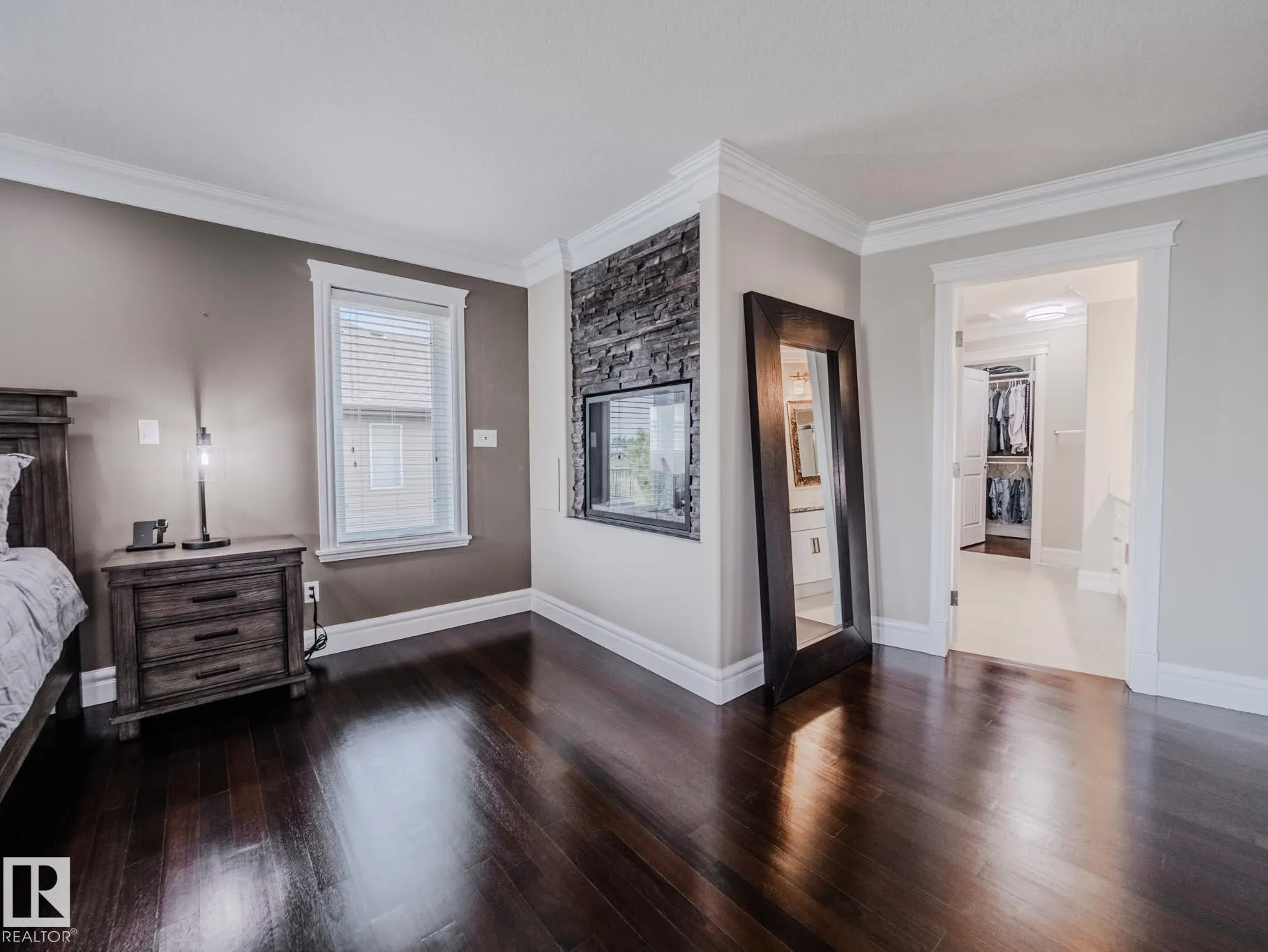 1606 ADAMSON Close