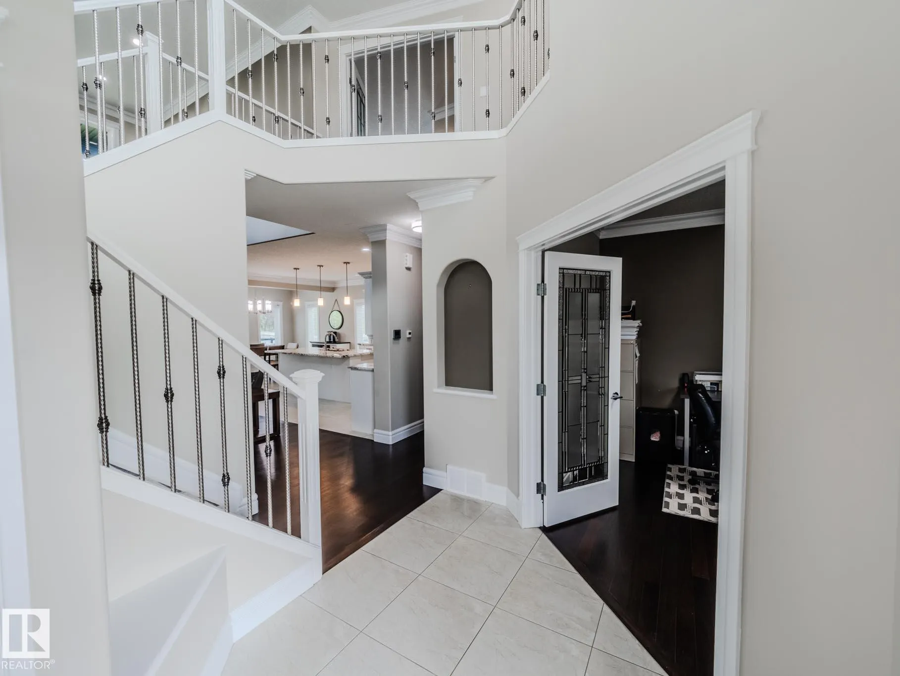 1606 ADAMSON Close