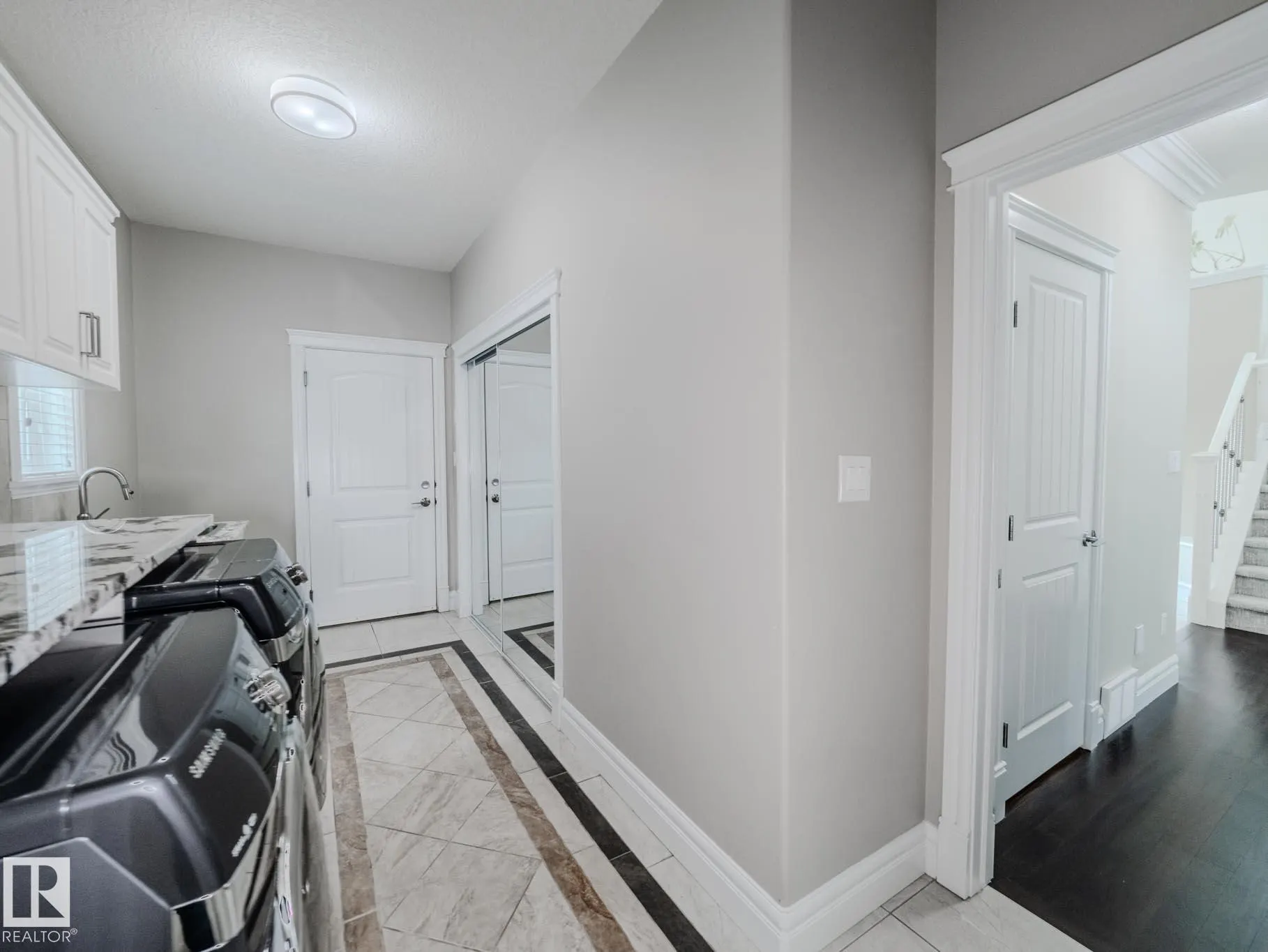 1606 ADAMSON Close
