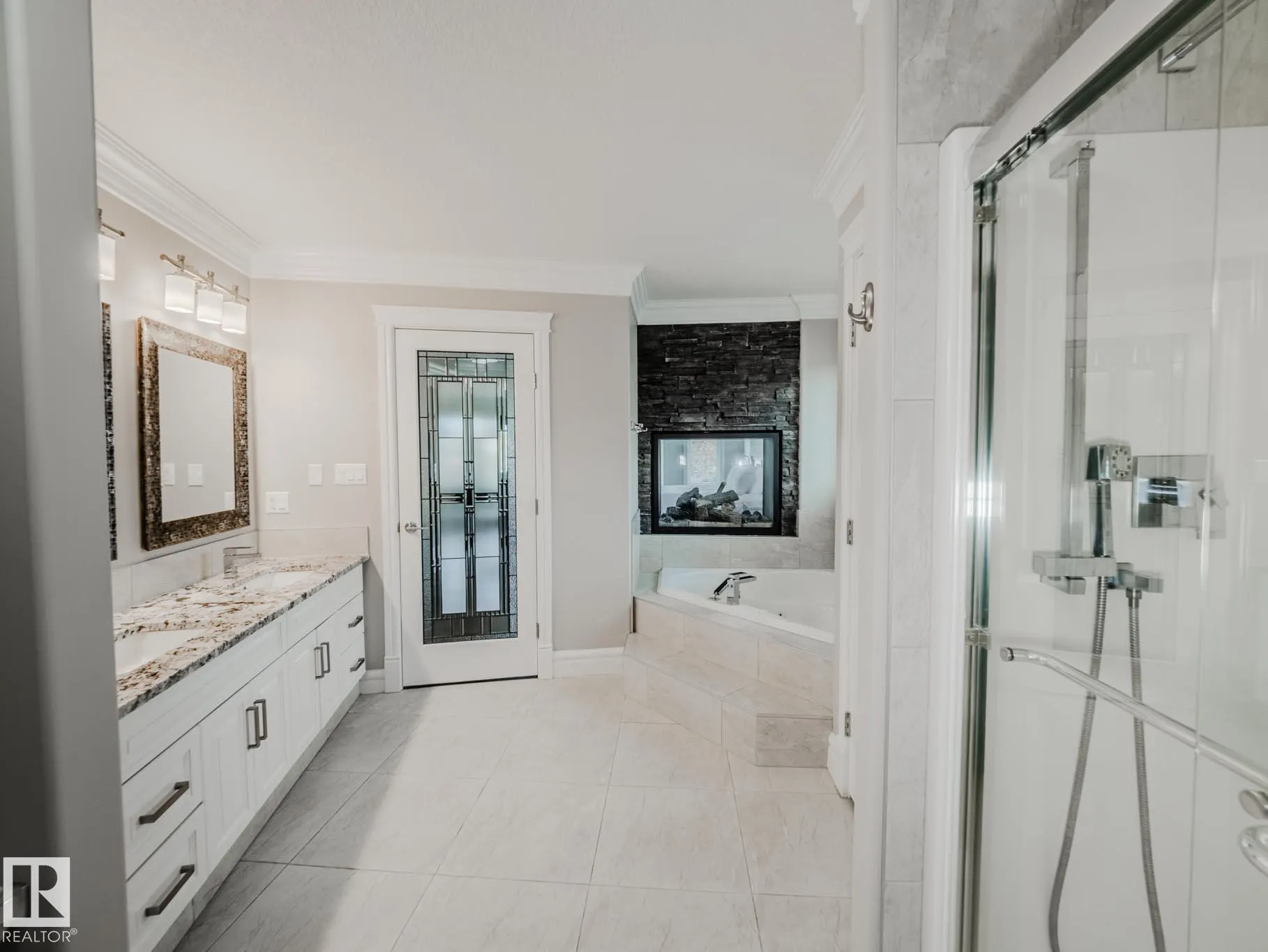 1606 ADAMSON Close