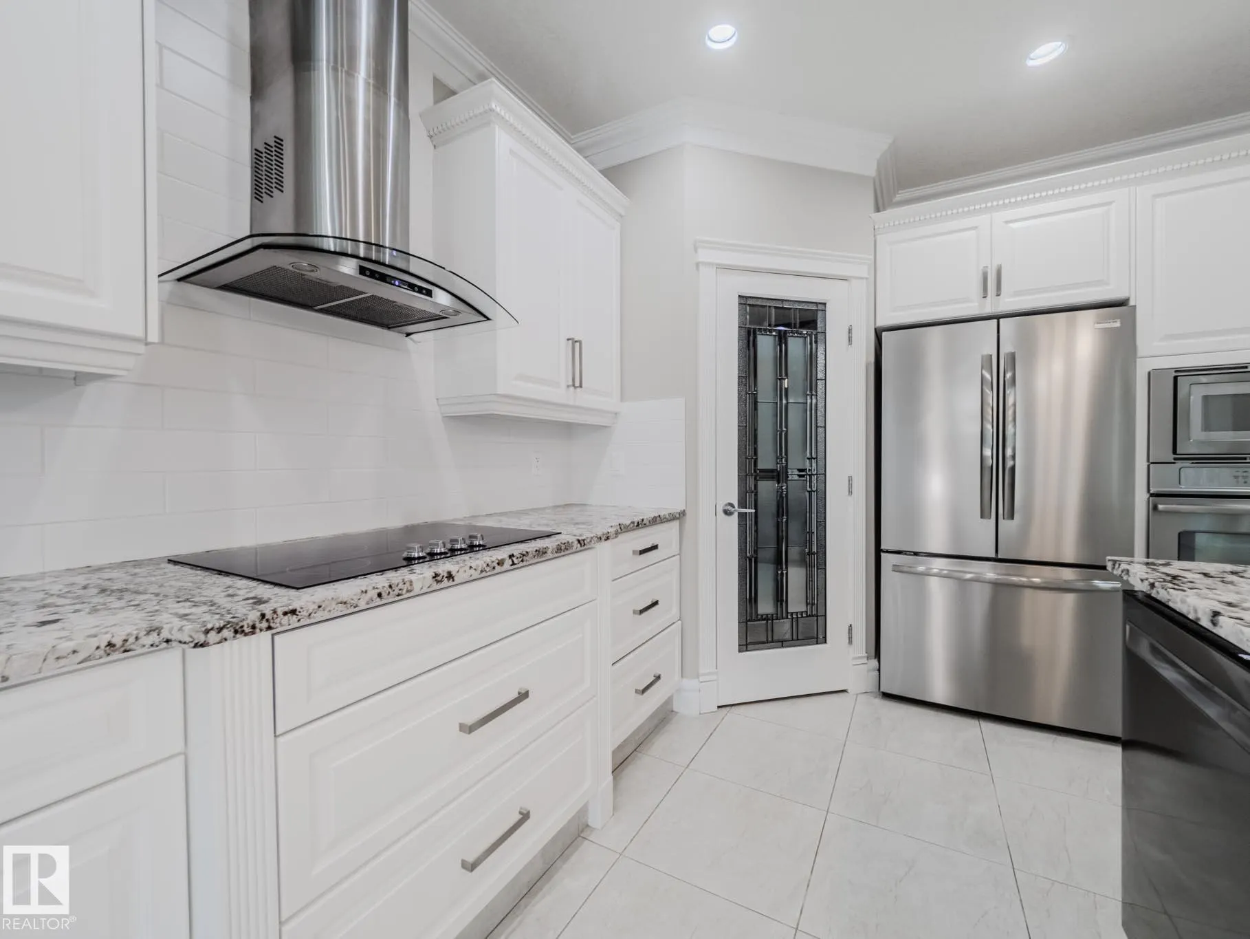 1606 ADAMSON Close