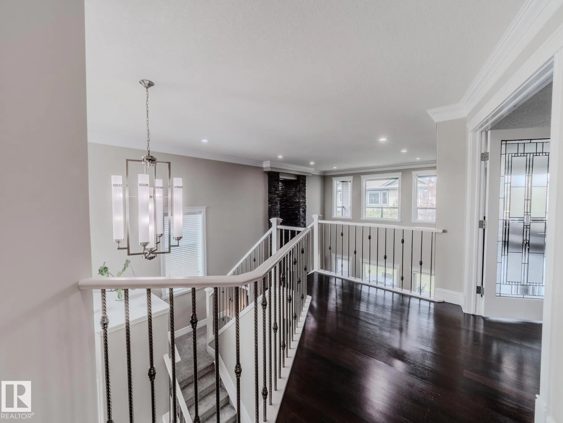 1606 ADAMSON Close