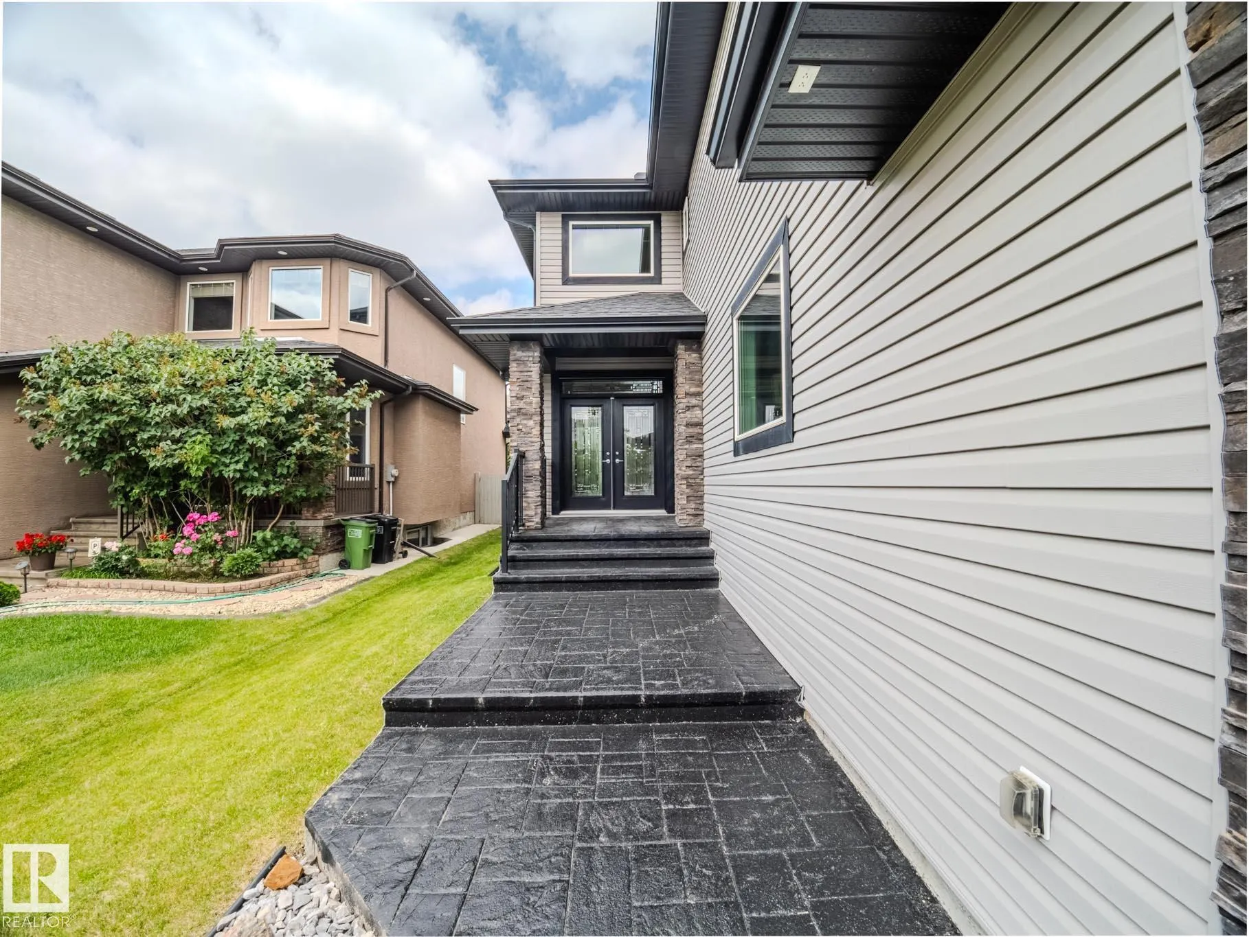 1606 ADAMSON Close