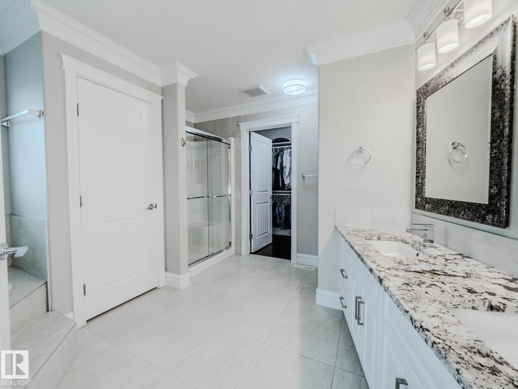 1606 ADAMSON Close