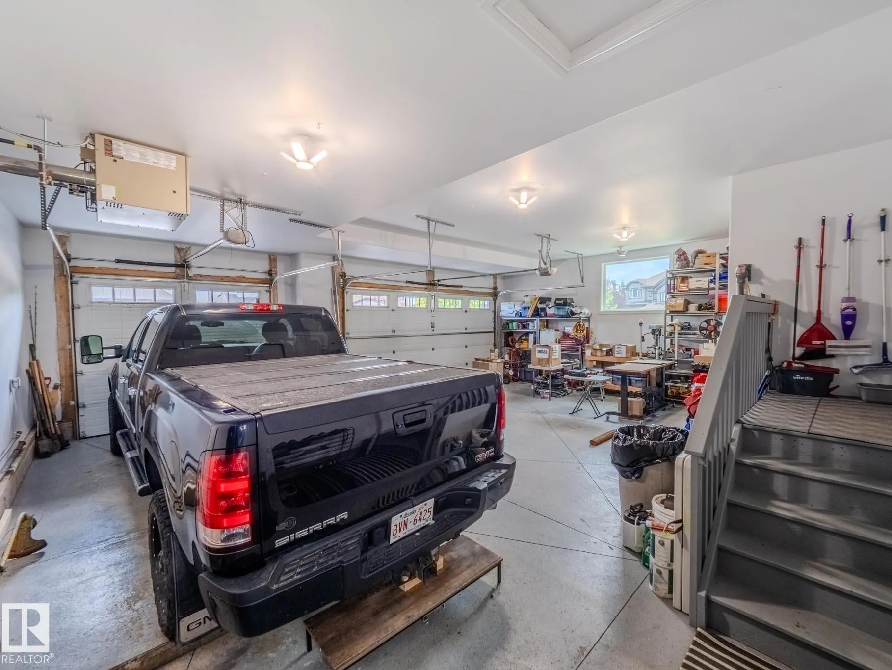 1606 ADAMSON Close
