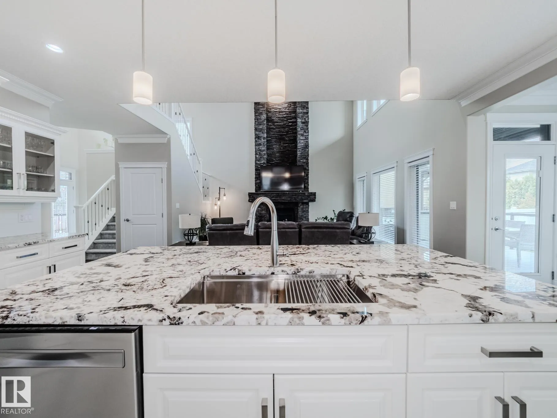 1606 ADAMSON Close