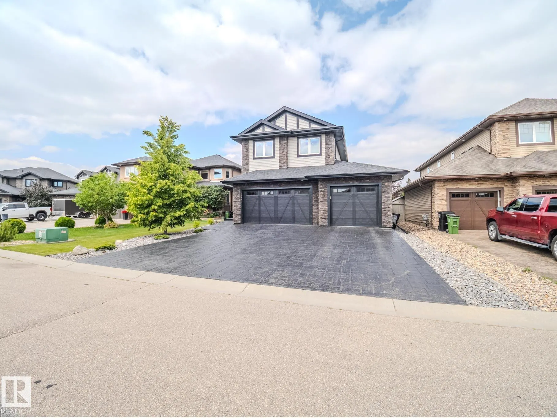 1606 ADAMSON Close