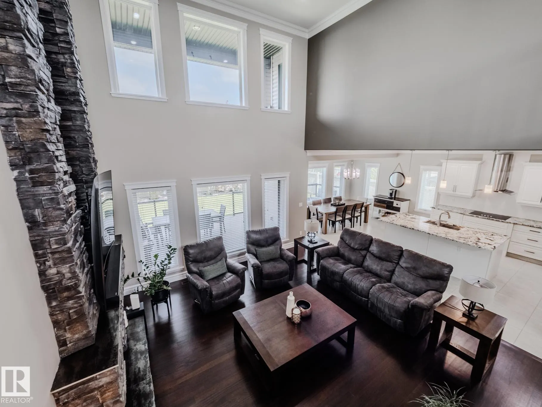 1606 ADAMSON Close