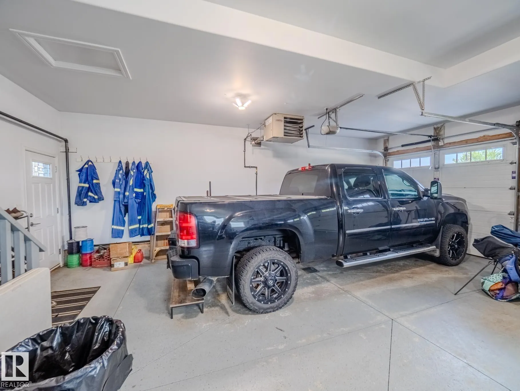 1606 ADAMSON Close