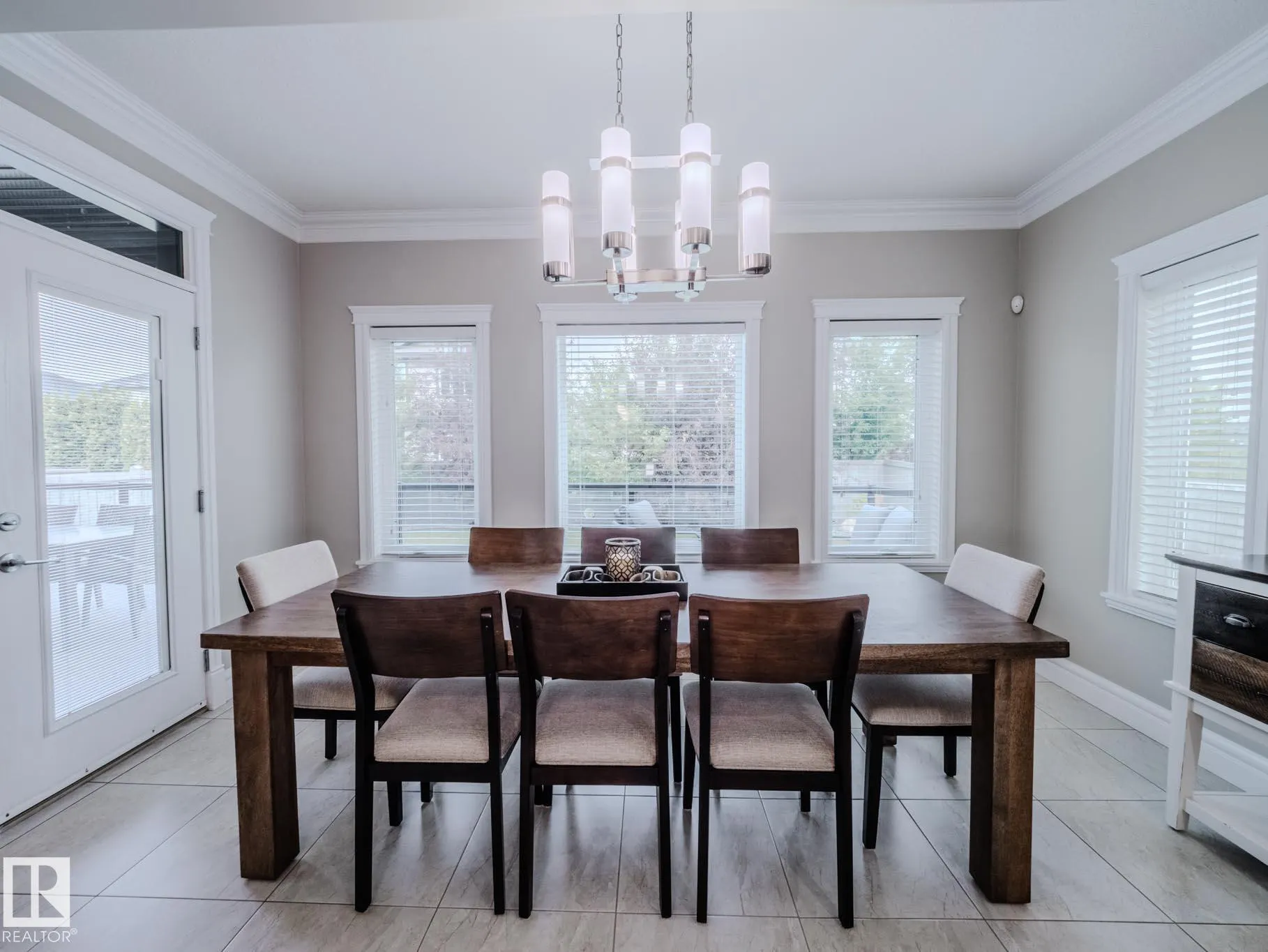 1606 ADAMSON Close