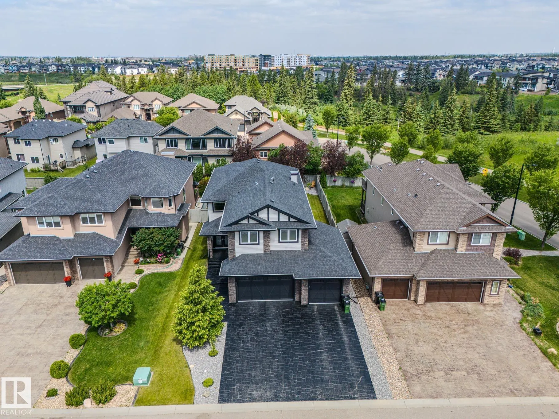 1606 ADAMSON Close