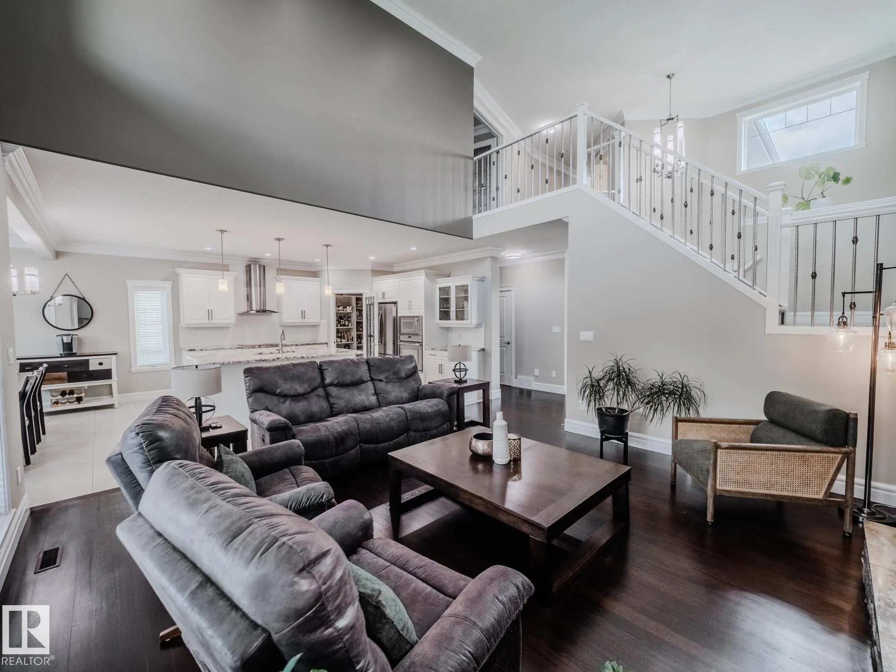 1606 ADAMSON Close
