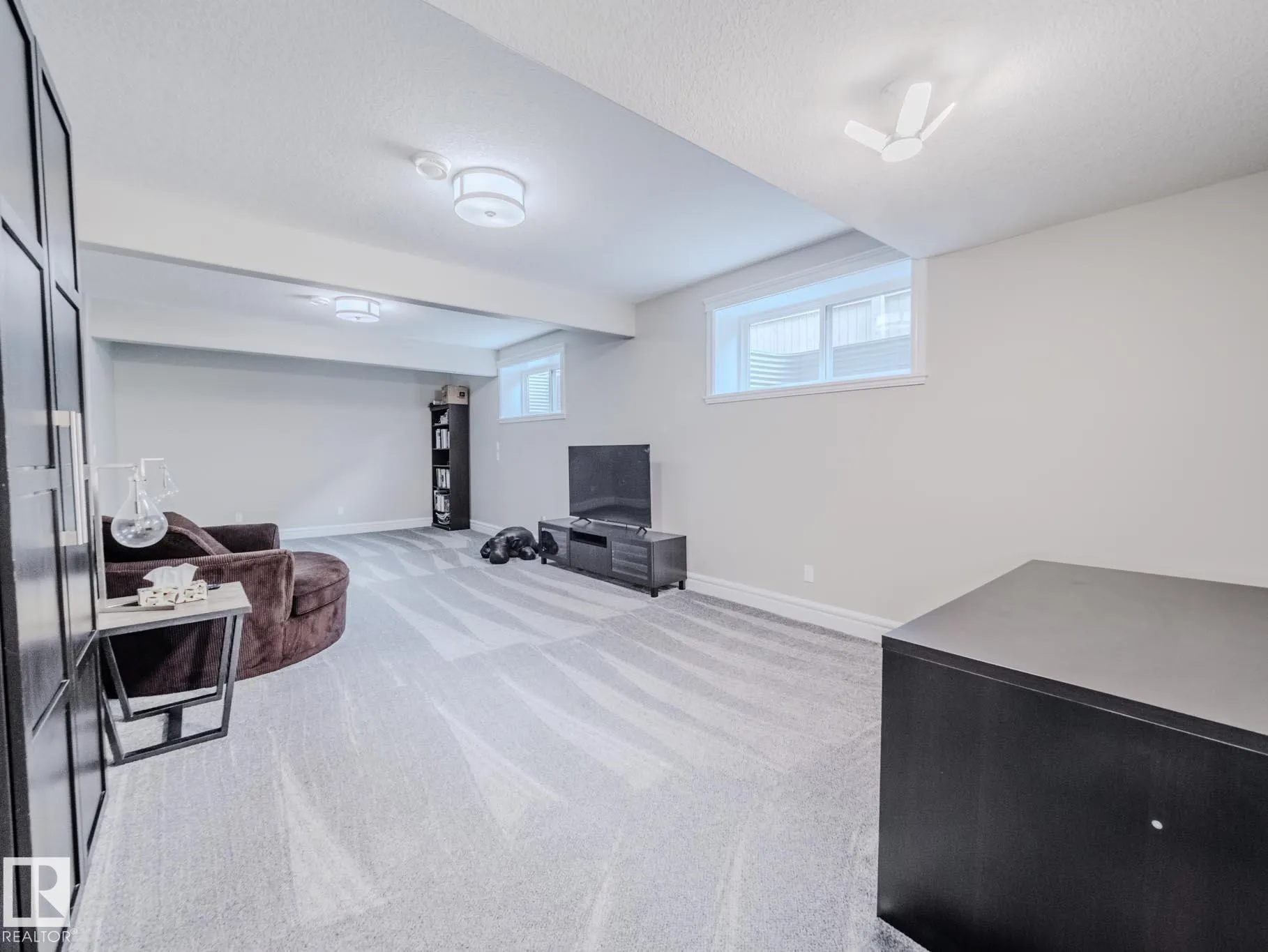 1606 ADAMSON Close