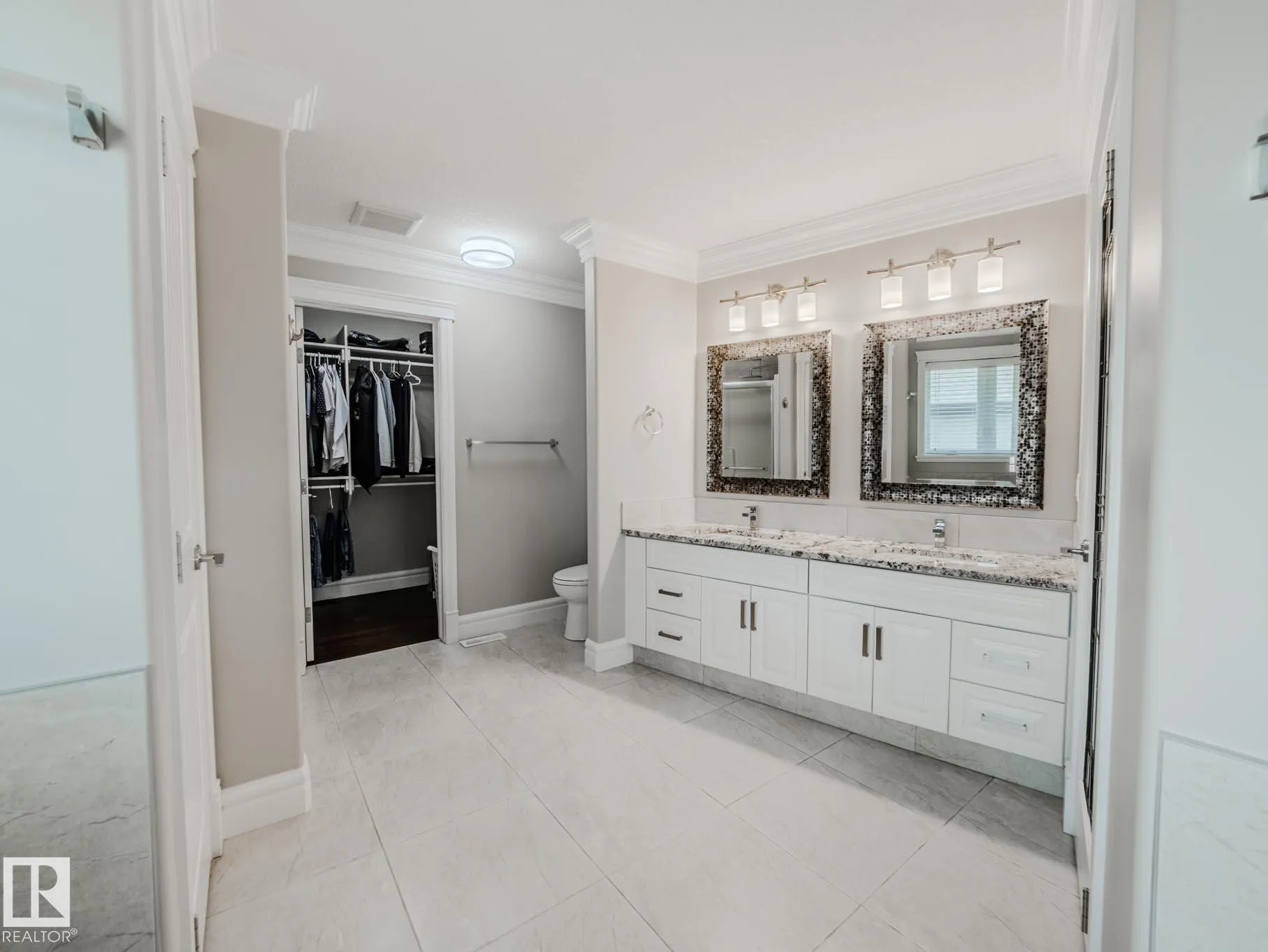 1606 ADAMSON Close