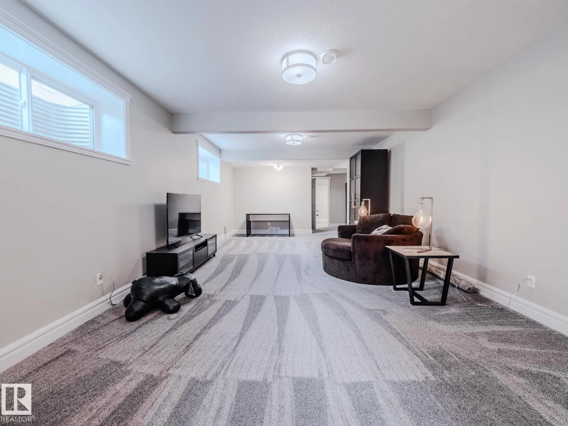 1606 ADAMSON Close