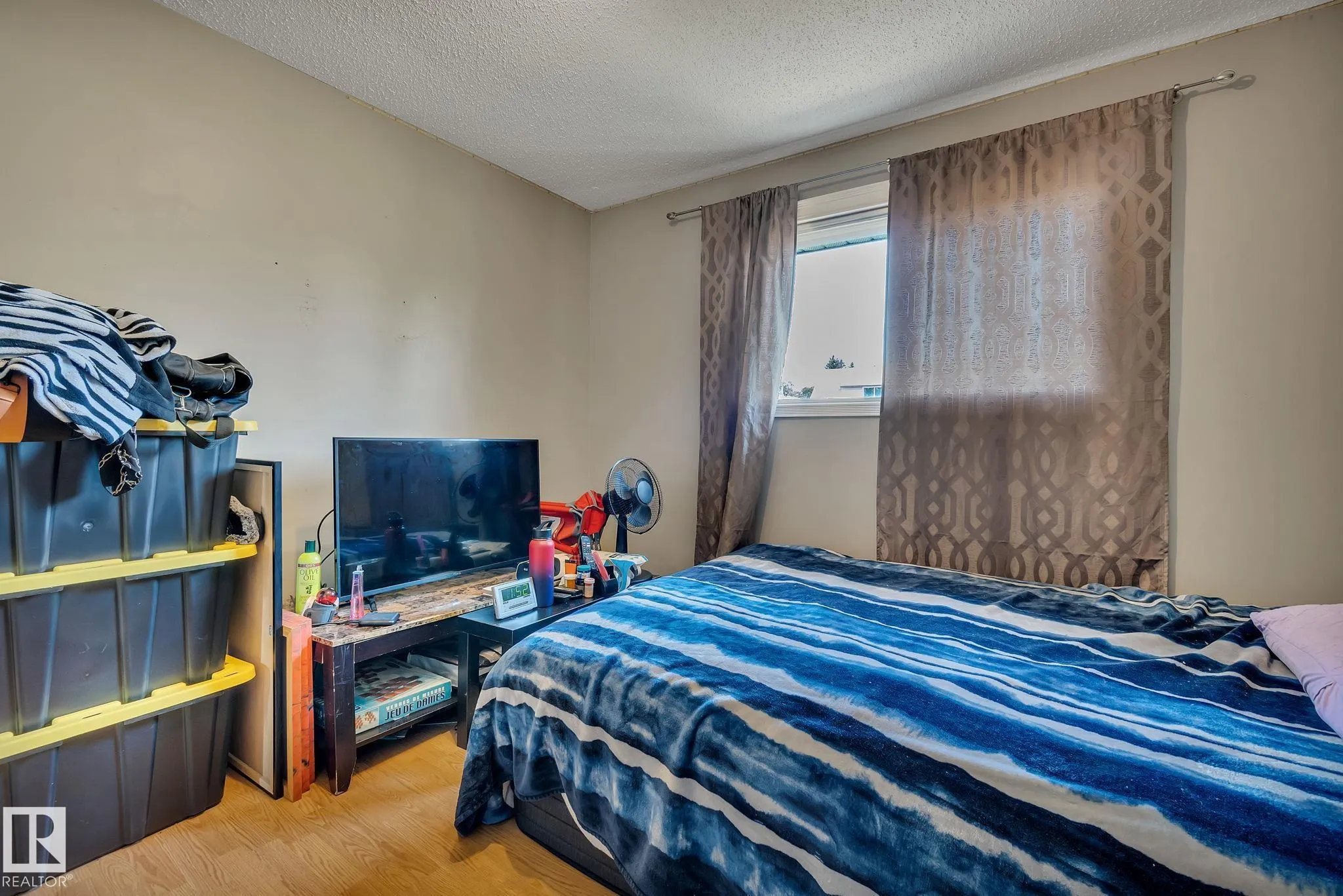 315 Knottwood Road North