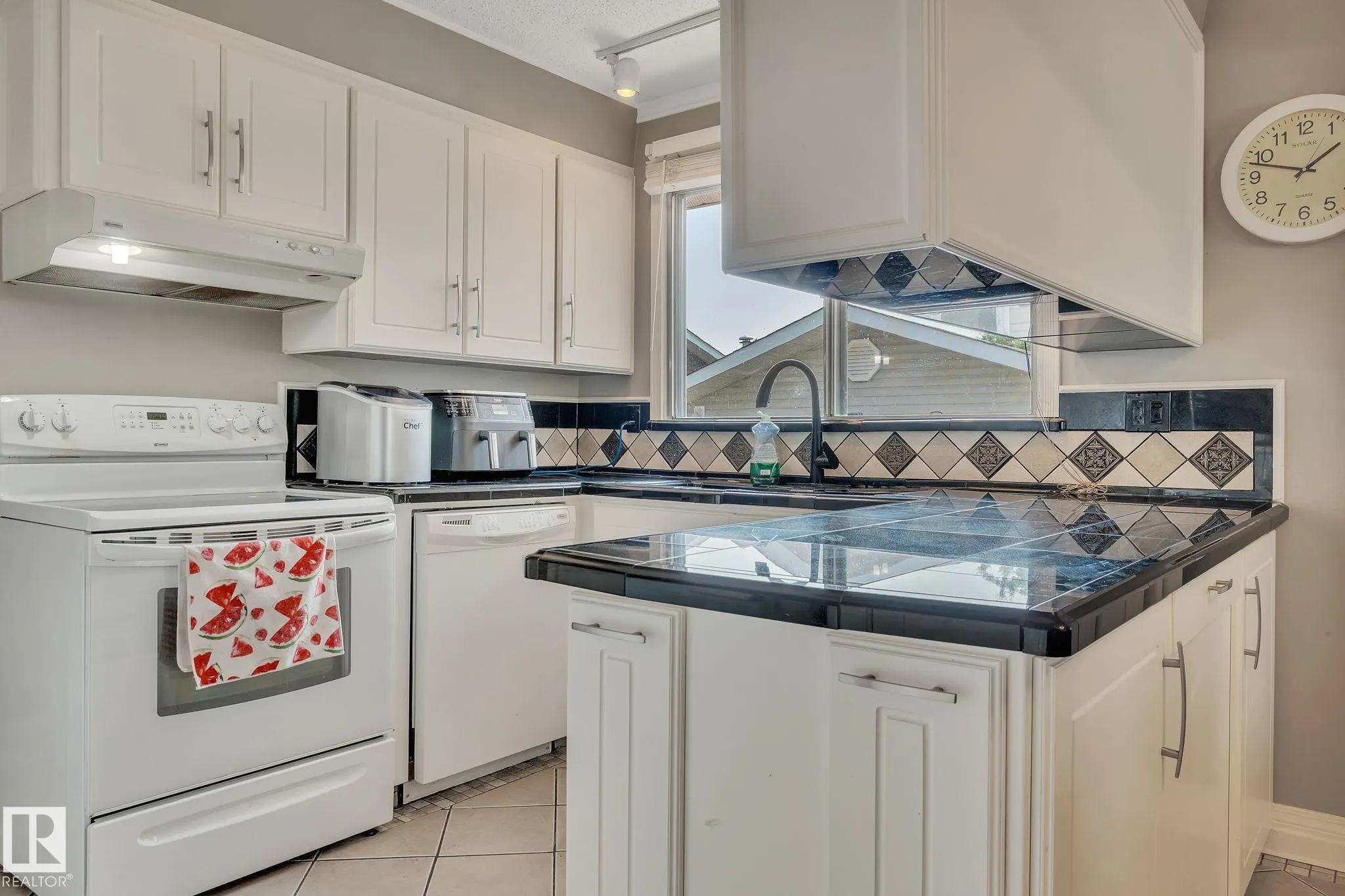 315 Knottwood Road North