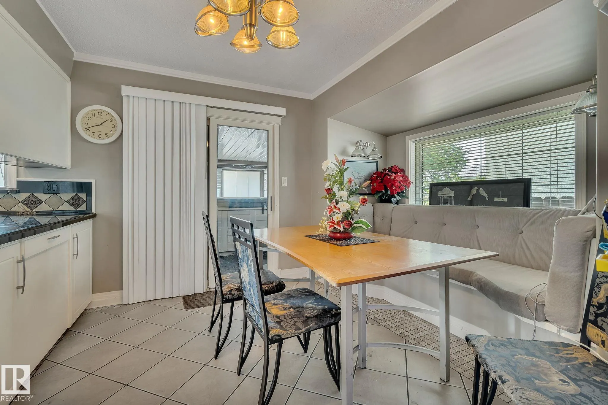 315 Knottwood Road North