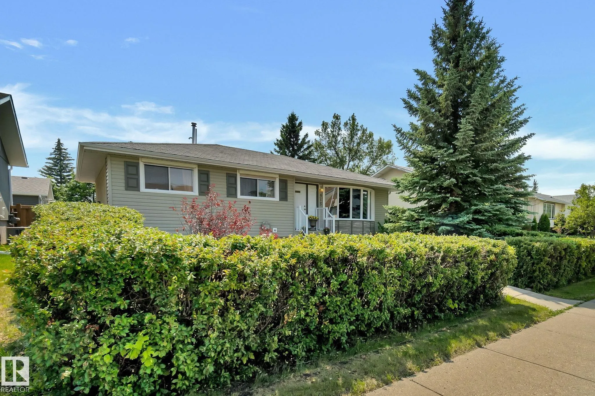 315 Knottwood Road North