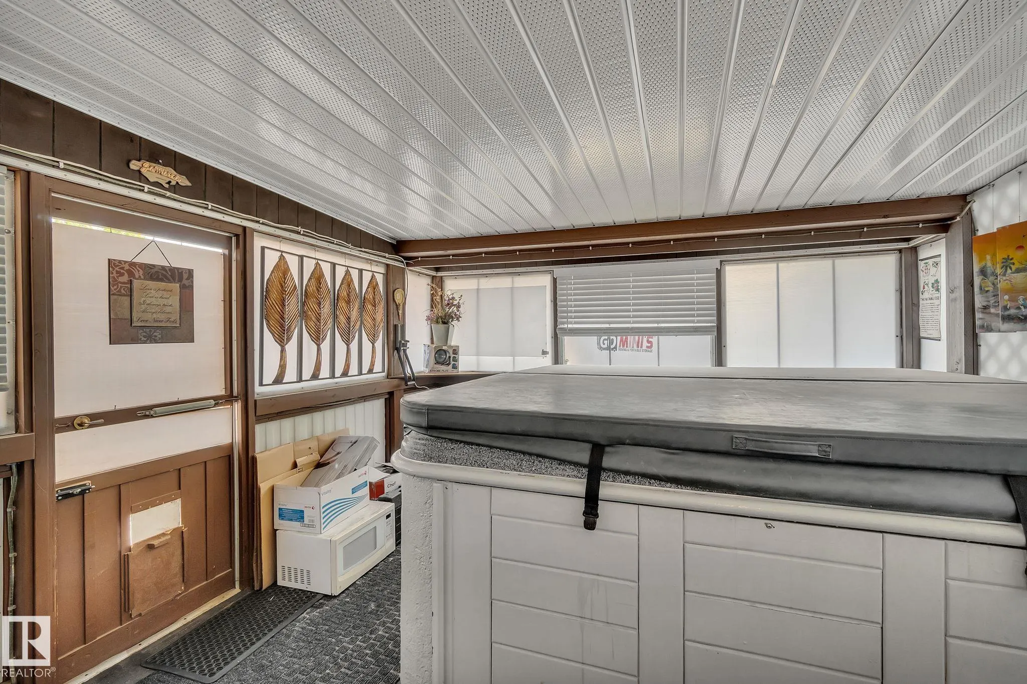 315 Knottwood Road North