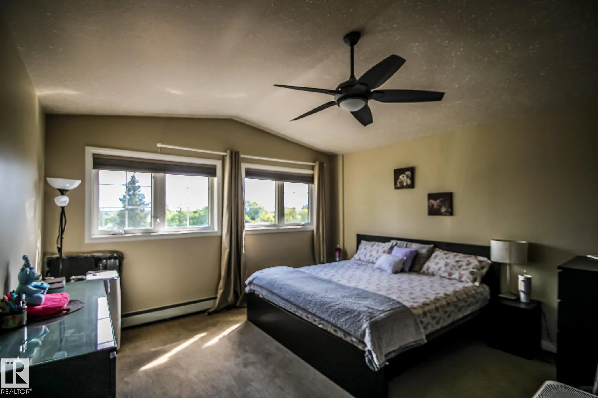 4802 53 Ave