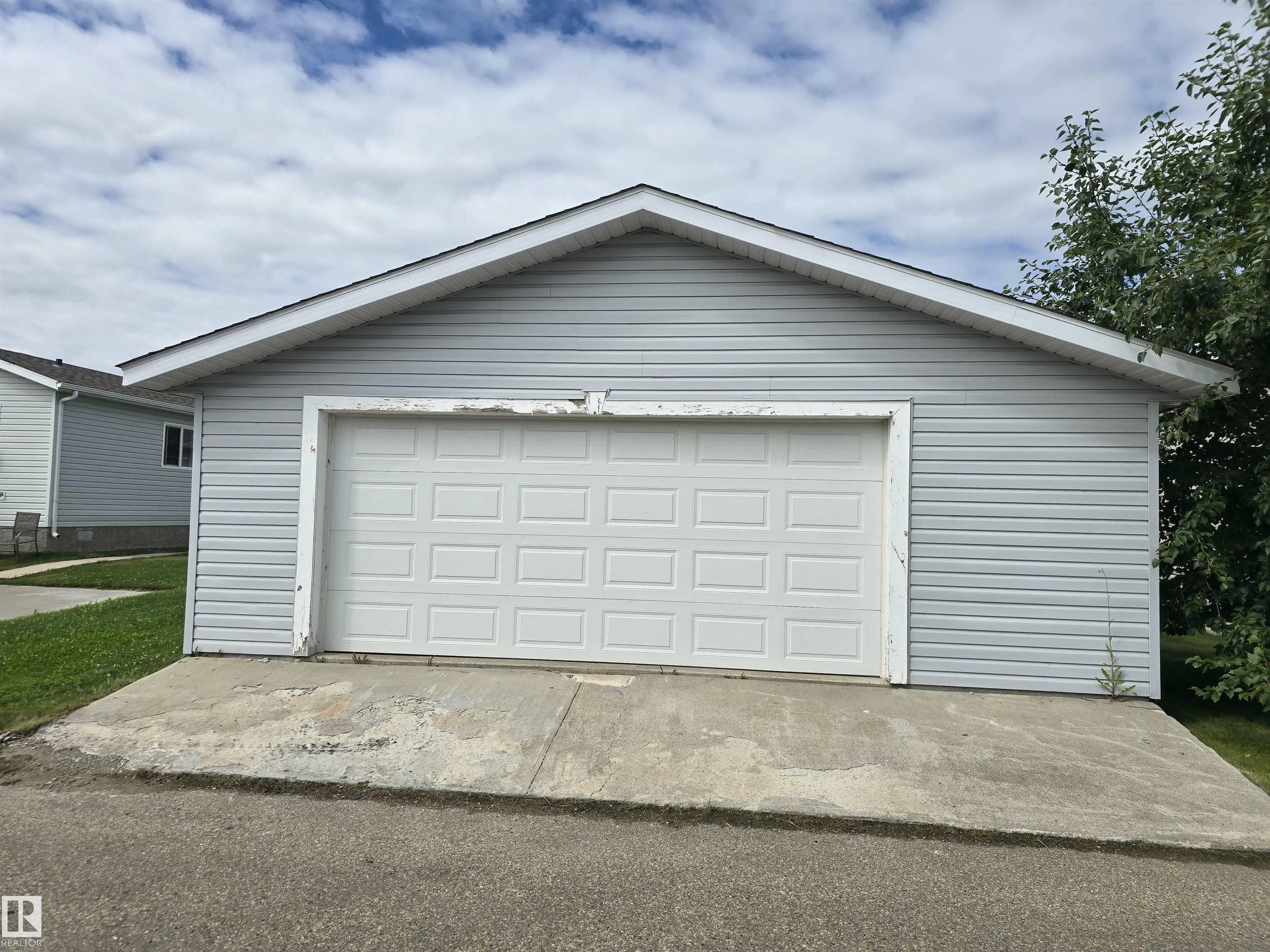 1123 Aspen Drive