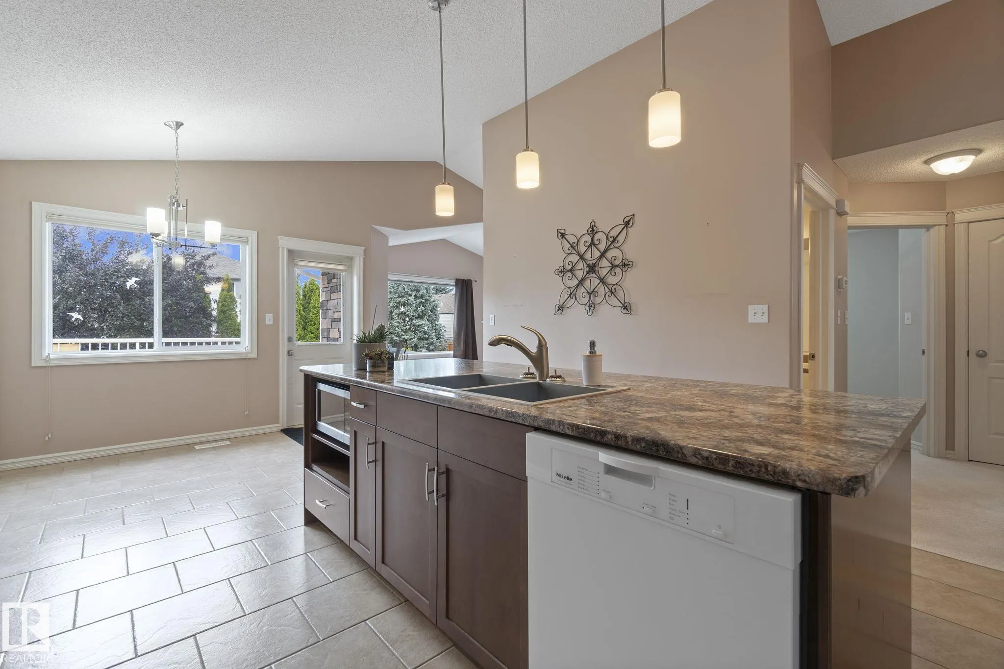 818 BARNES LINK Link