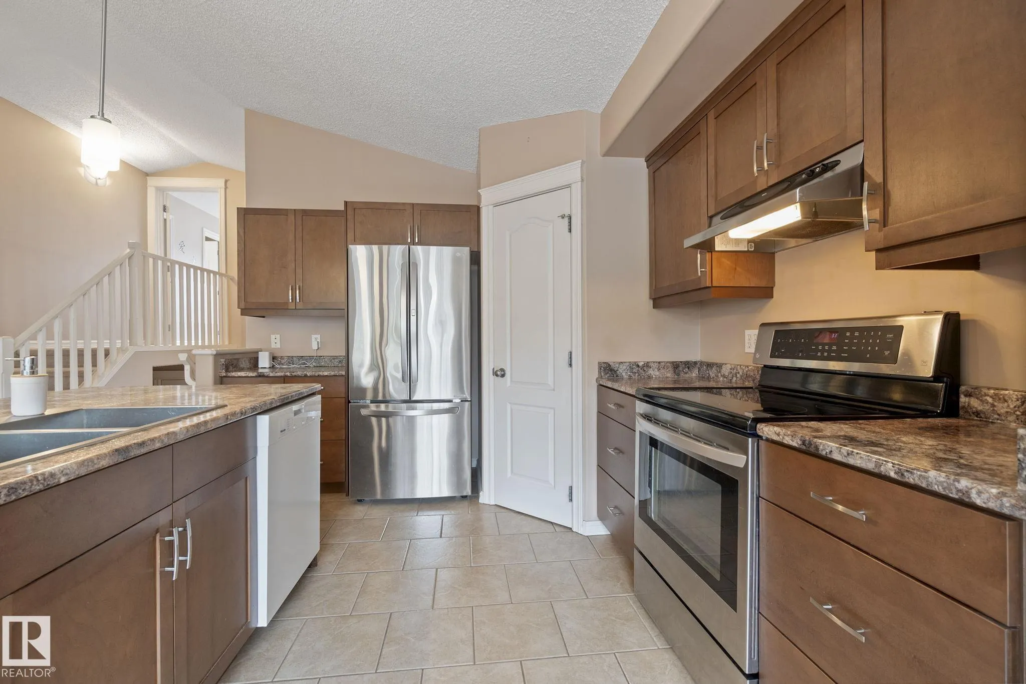 818 BARNES LINK Link