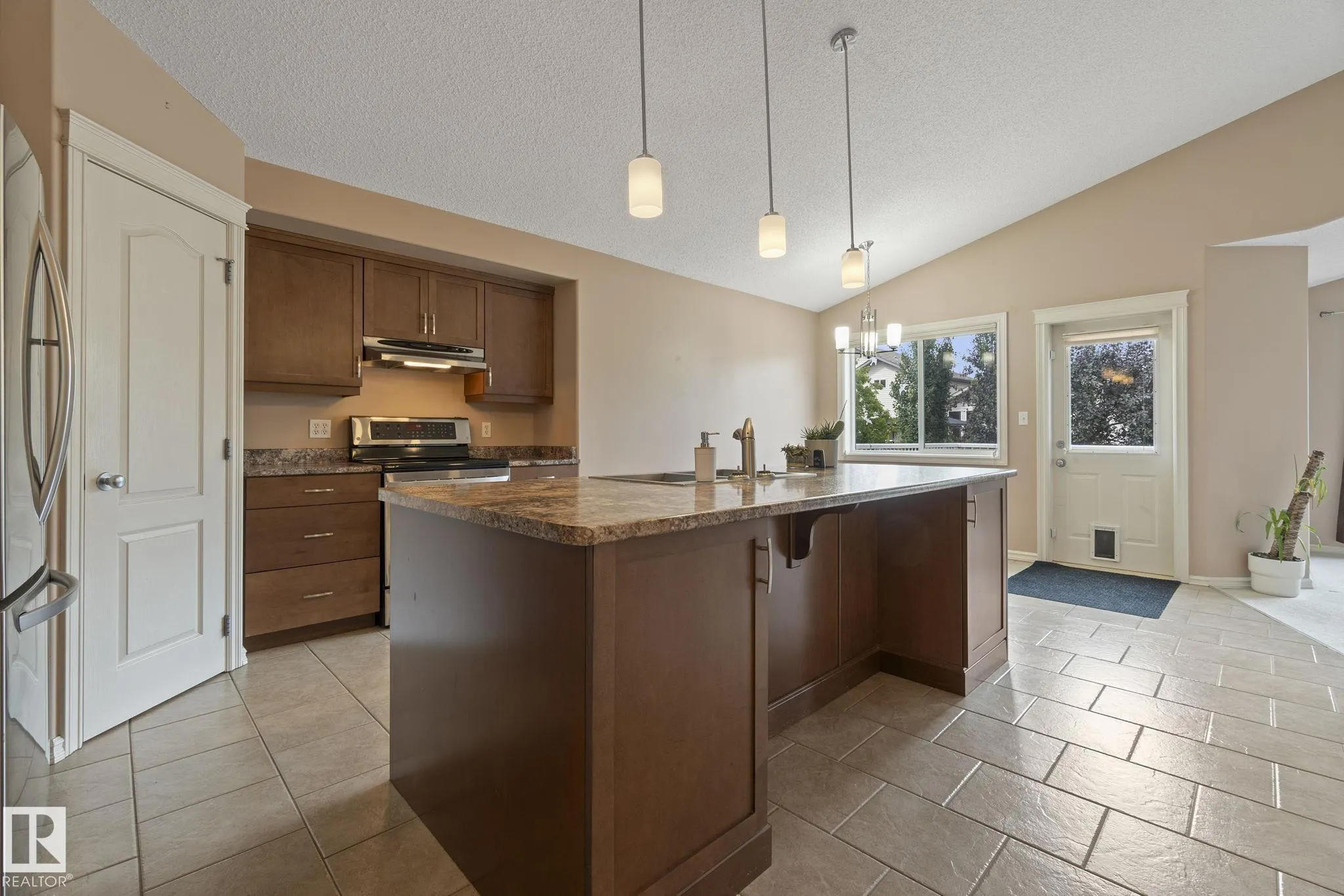 818 BARNES LINK Link