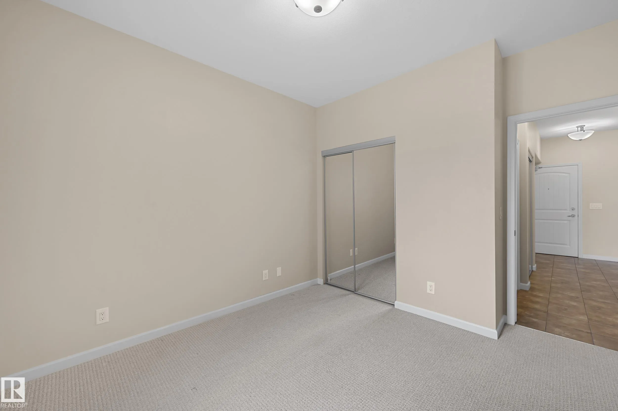 6083 MAYNARD Way