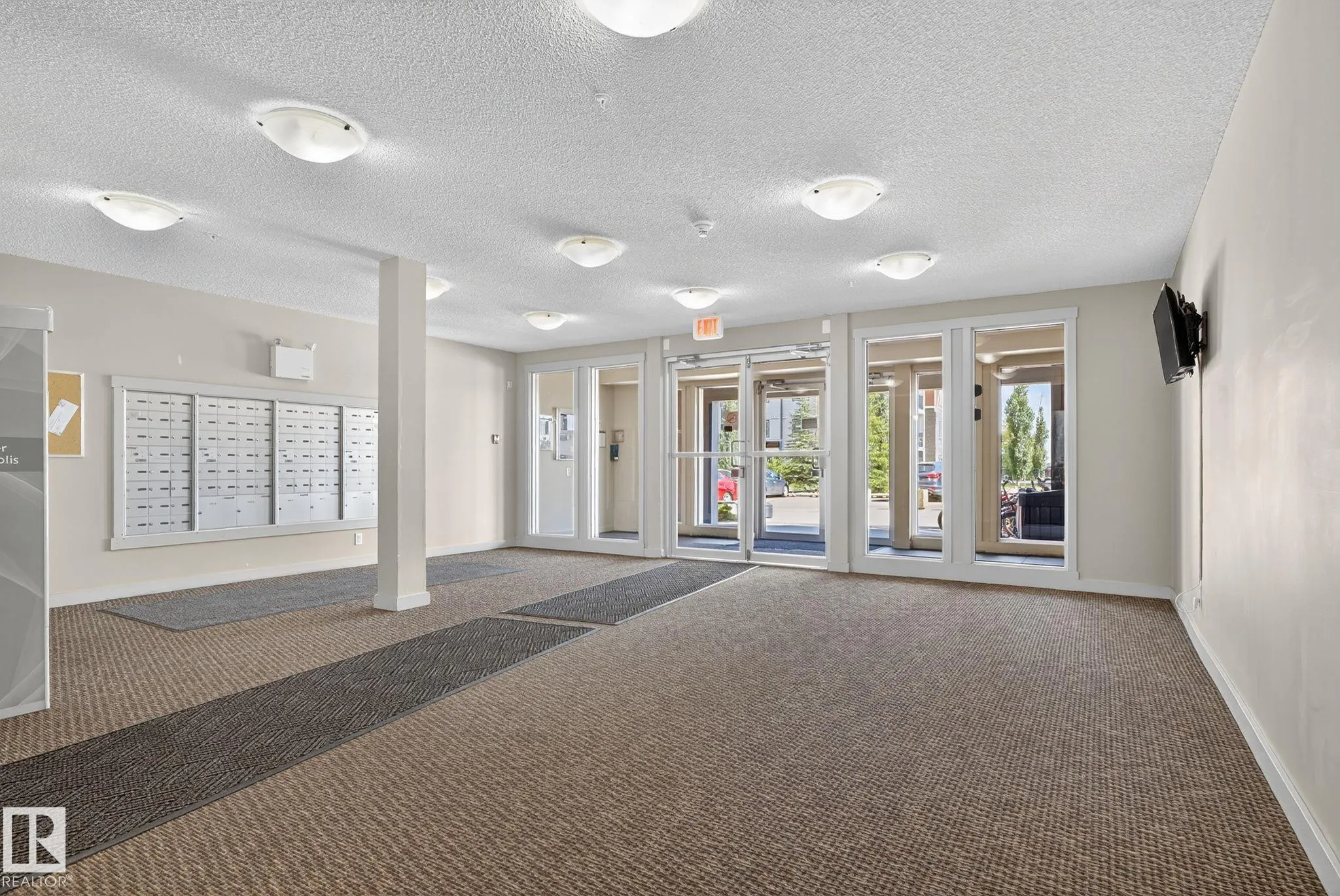 5810 MULLEN Place