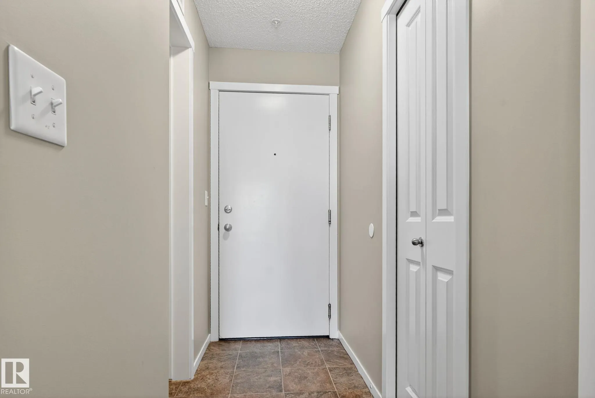 5810 MULLEN Place