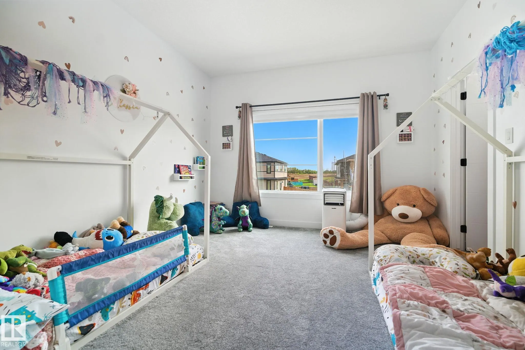 50 GRASSVIEW Crescent