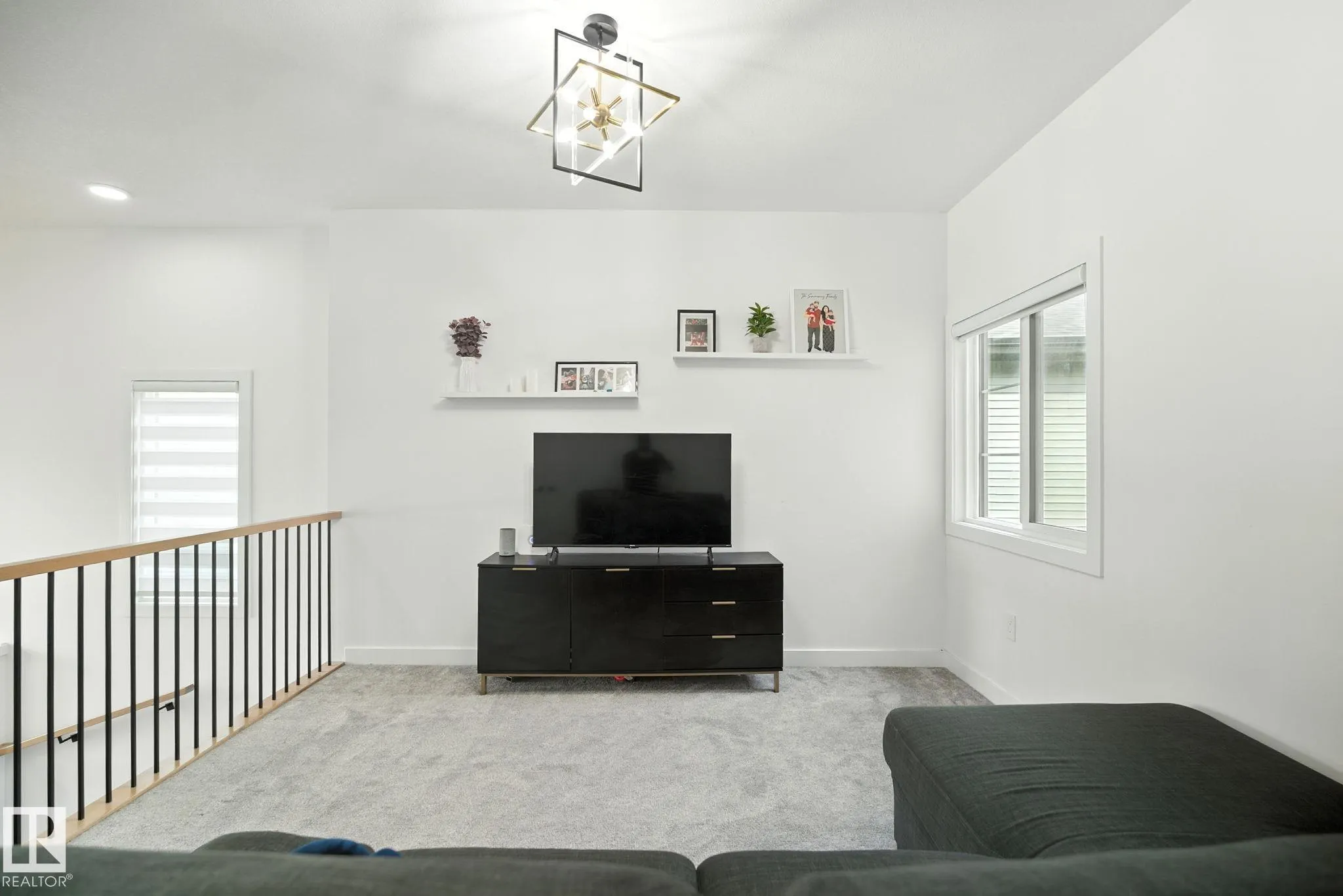 50 GRASSVIEW Crescent