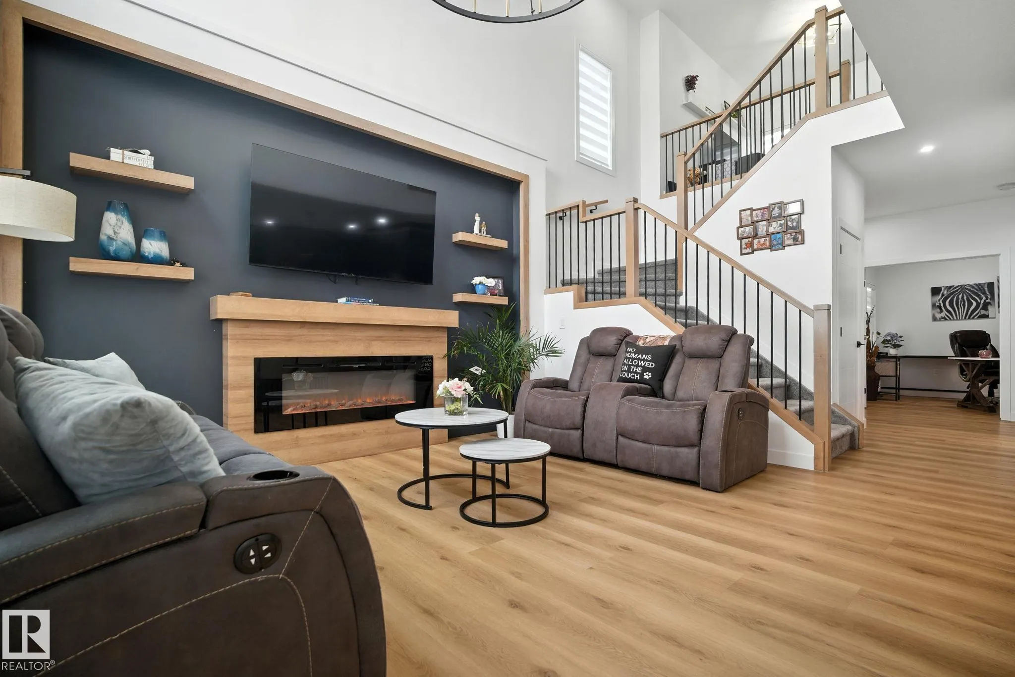 50 GRASSVIEW Crescent