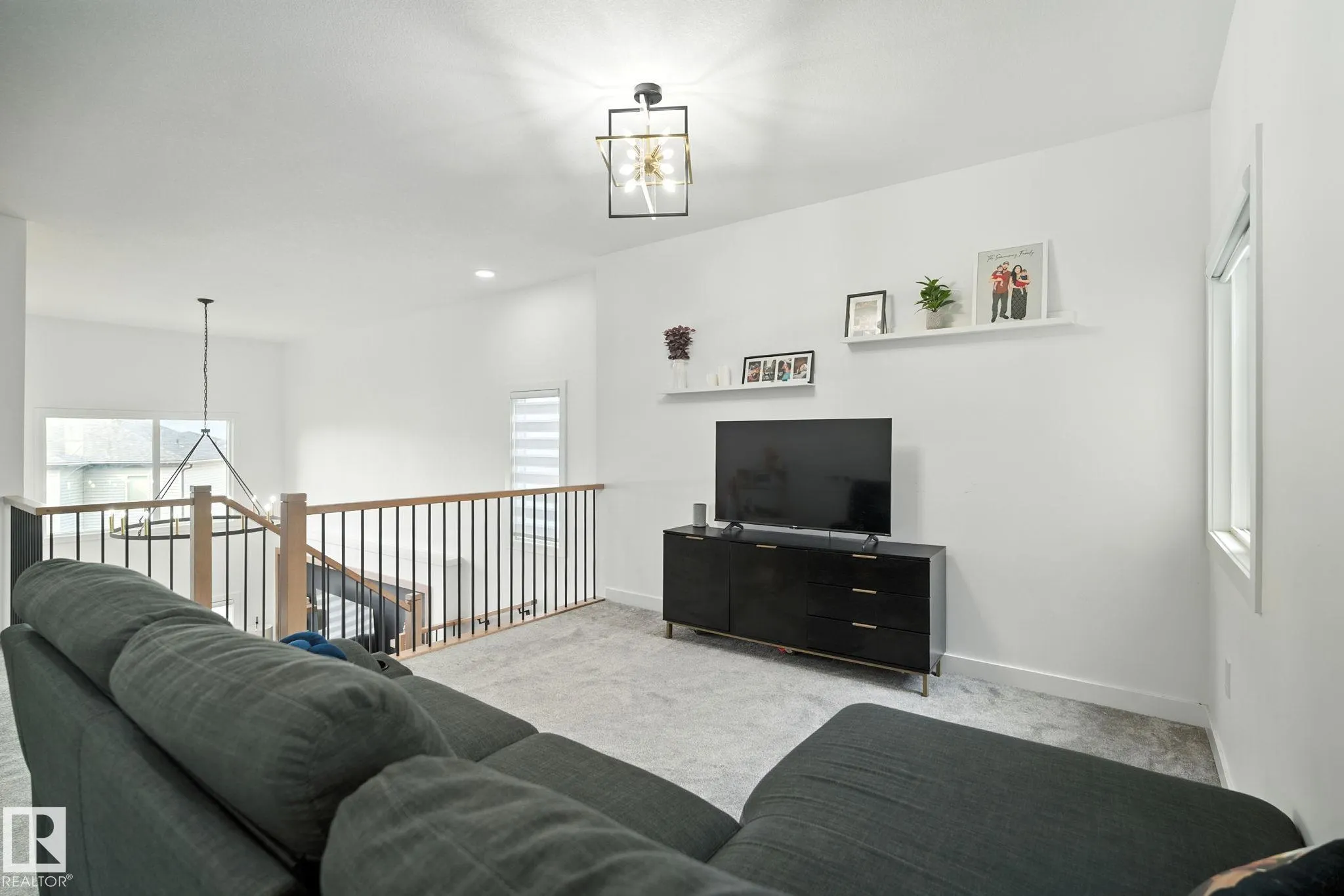 50 GRASSVIEW Crescent